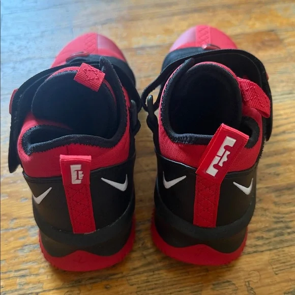 Nike LeBron Soldier 13 SFG basketball shoes in University Red size 5.5Y - Picture 5 of 6